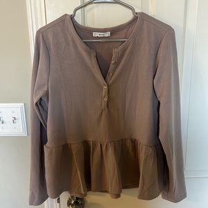 Dry Goods Tan Top size Medium